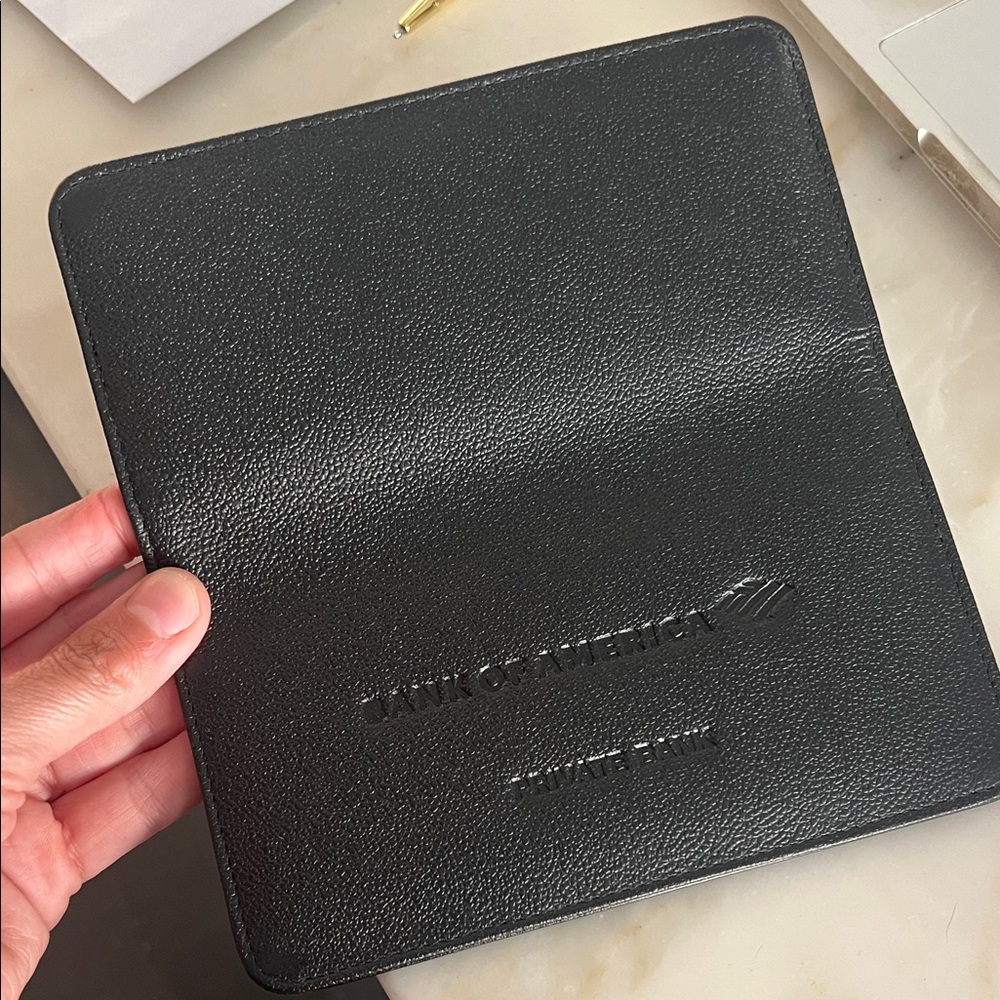 BRAND NEE NEVER USED LEATHER CHECK BOOK